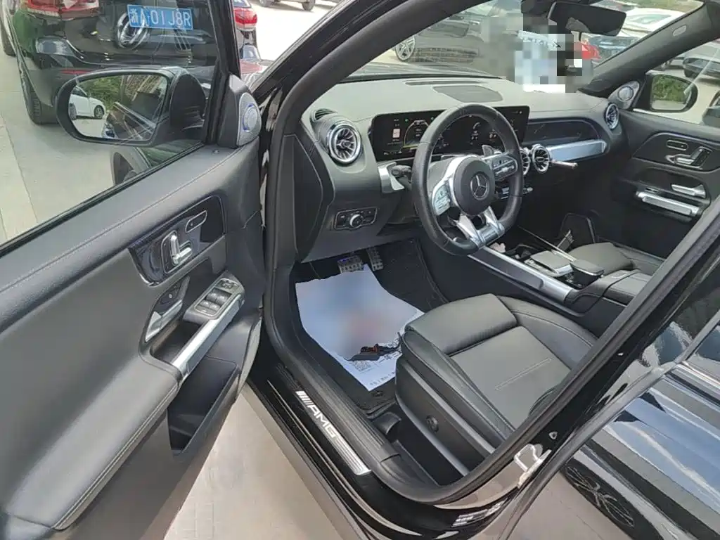 Mercedes-Benz GLB AMG 2022 — фото 16