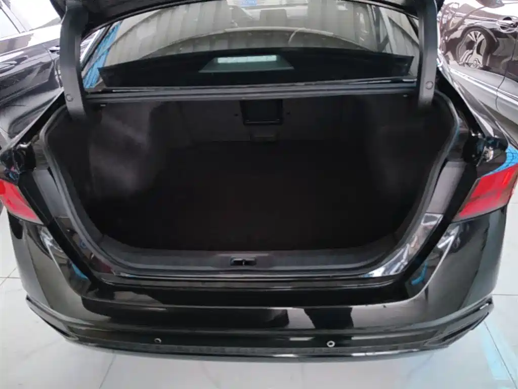 Nissan Teana 2021 — фото 19