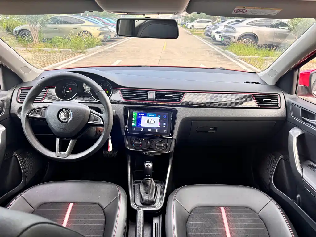 Skoda Rapid Spaceback 2020 — фото 10
