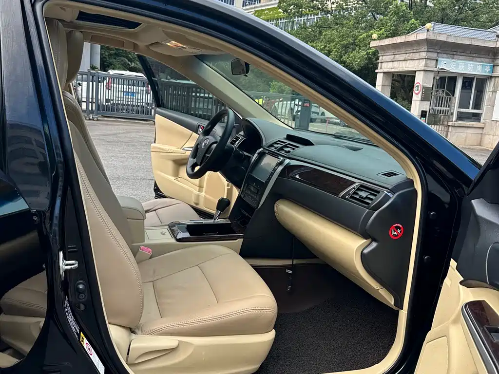 Toyota Camry 2016 — фото 14