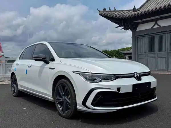 Volkswagen Golf 2021