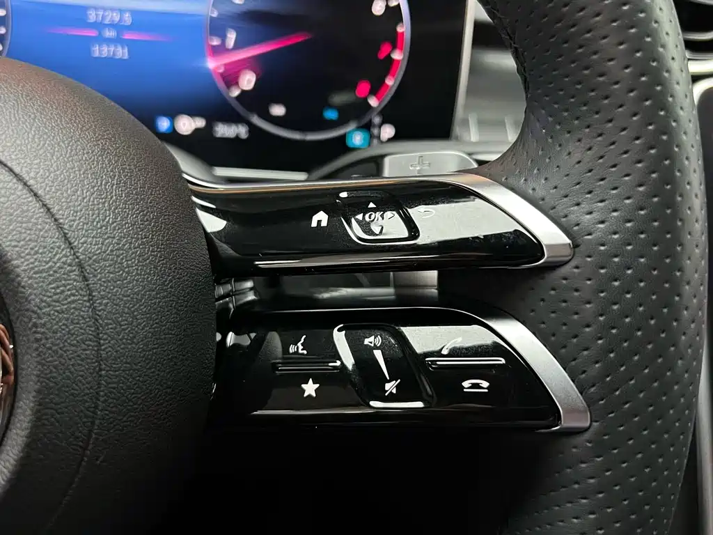 Mercedes-Benz C-Class 2023 — фото 21
