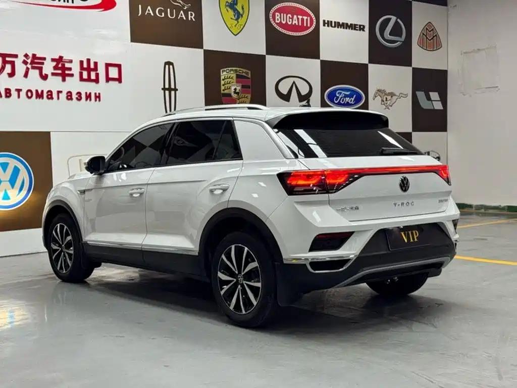Volkswagen T-Roc 2023 — фото 4