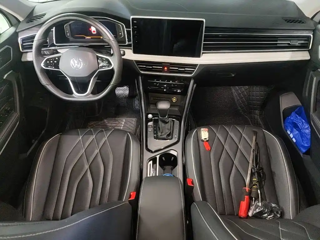 Volkswagen Tiguan L 2023 — фото 10