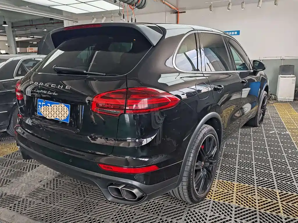 Porsche Cayenne 2015 — фото 14