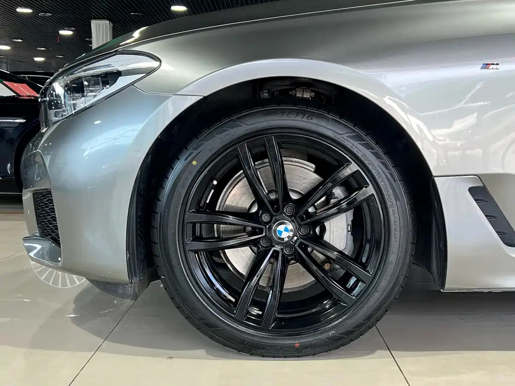 BMW 6 Series GT 2018 — фото 10