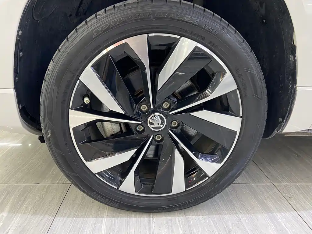 Skoda Karoq 2022 — фото 10