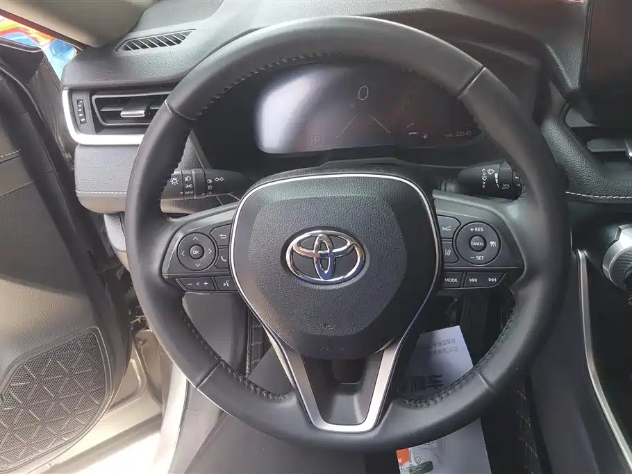 Toyota RAV4 2023 — фото 14