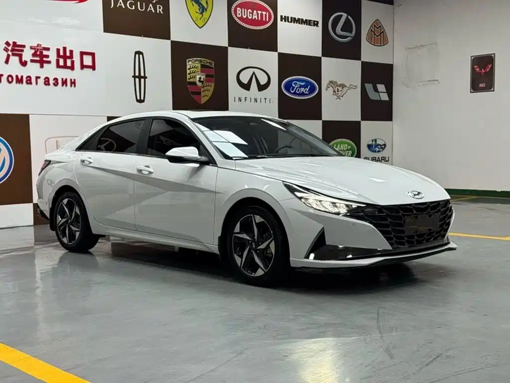 Hyundai Elantra 2022