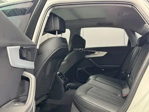 Audi A4L 2023