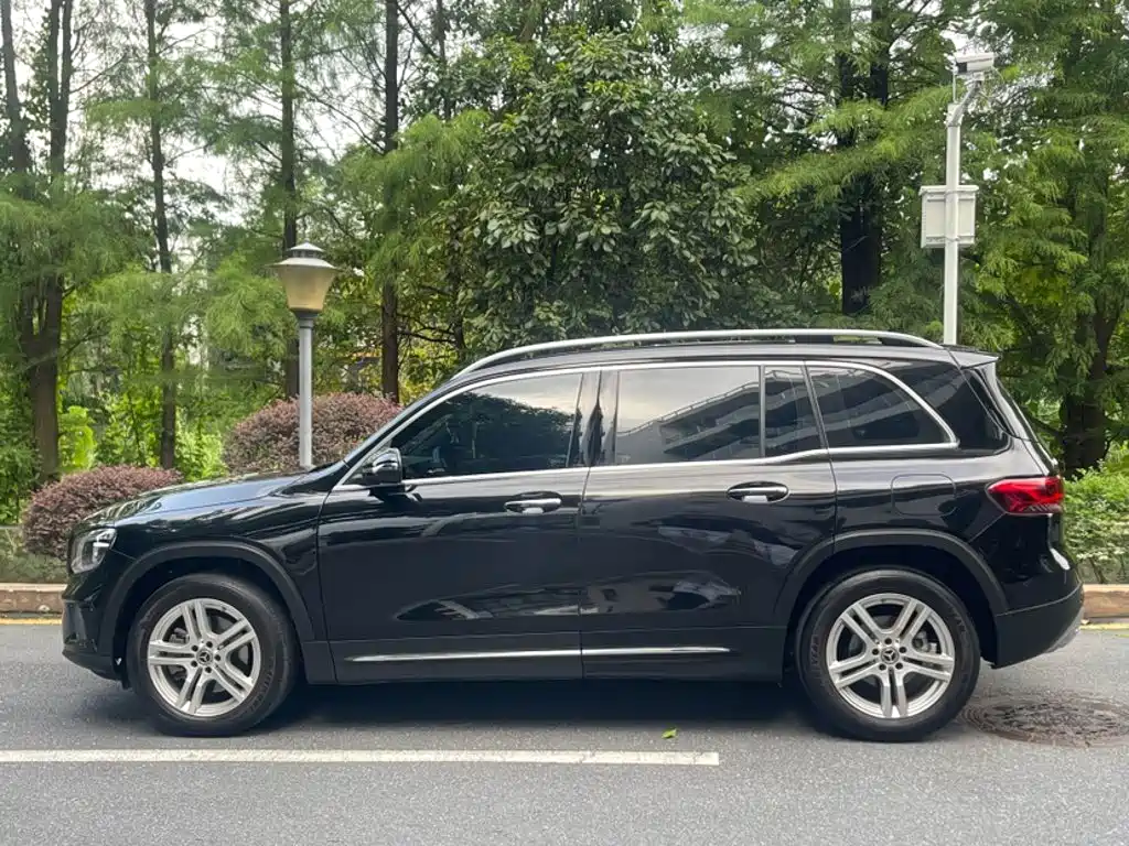 Mercedes-Benz GLB 2023 — фото 12