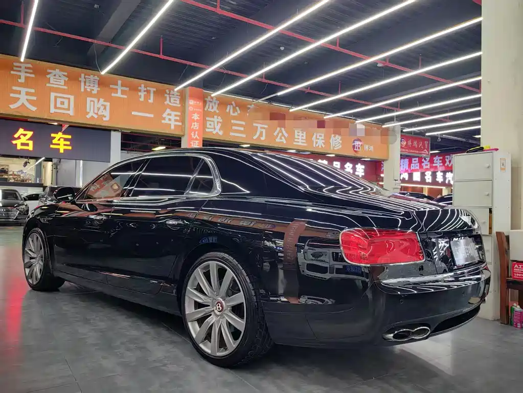 Bentley Flying Spur 2016 — фото 17