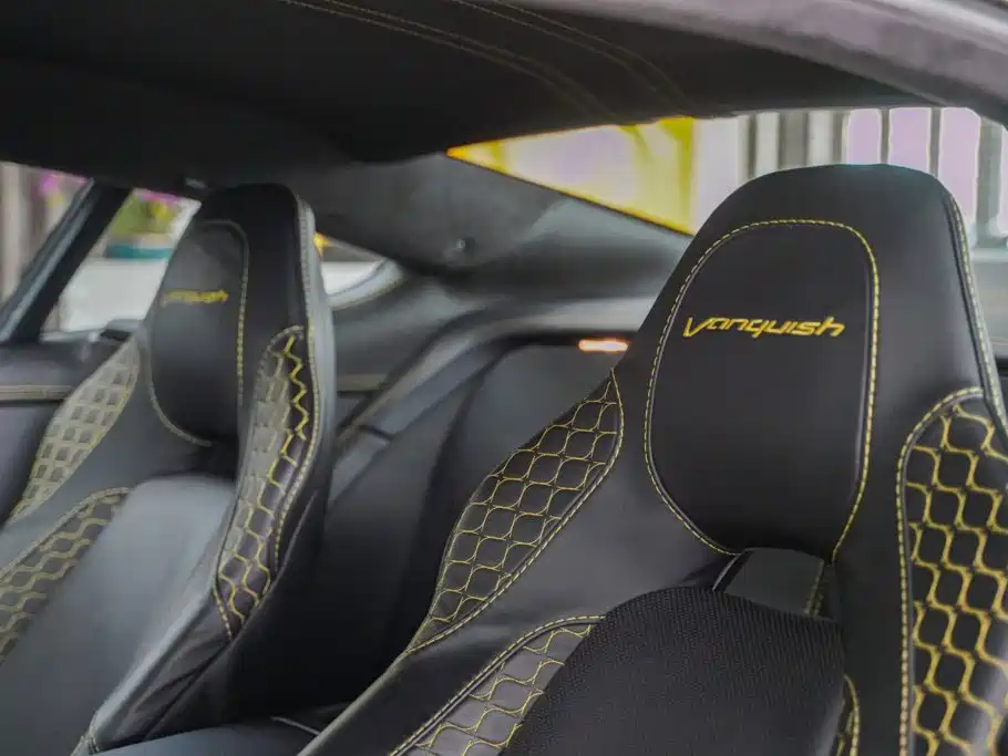 Aston Martin Vanquish 2015 — фото 12
