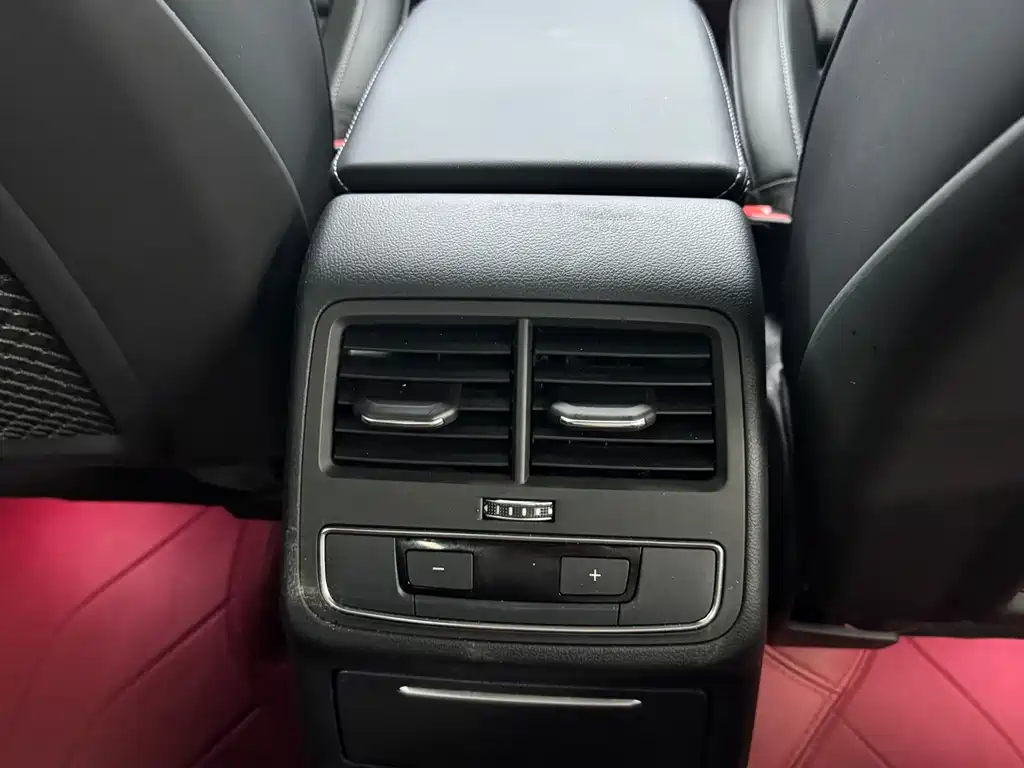 Audi A4L 2024