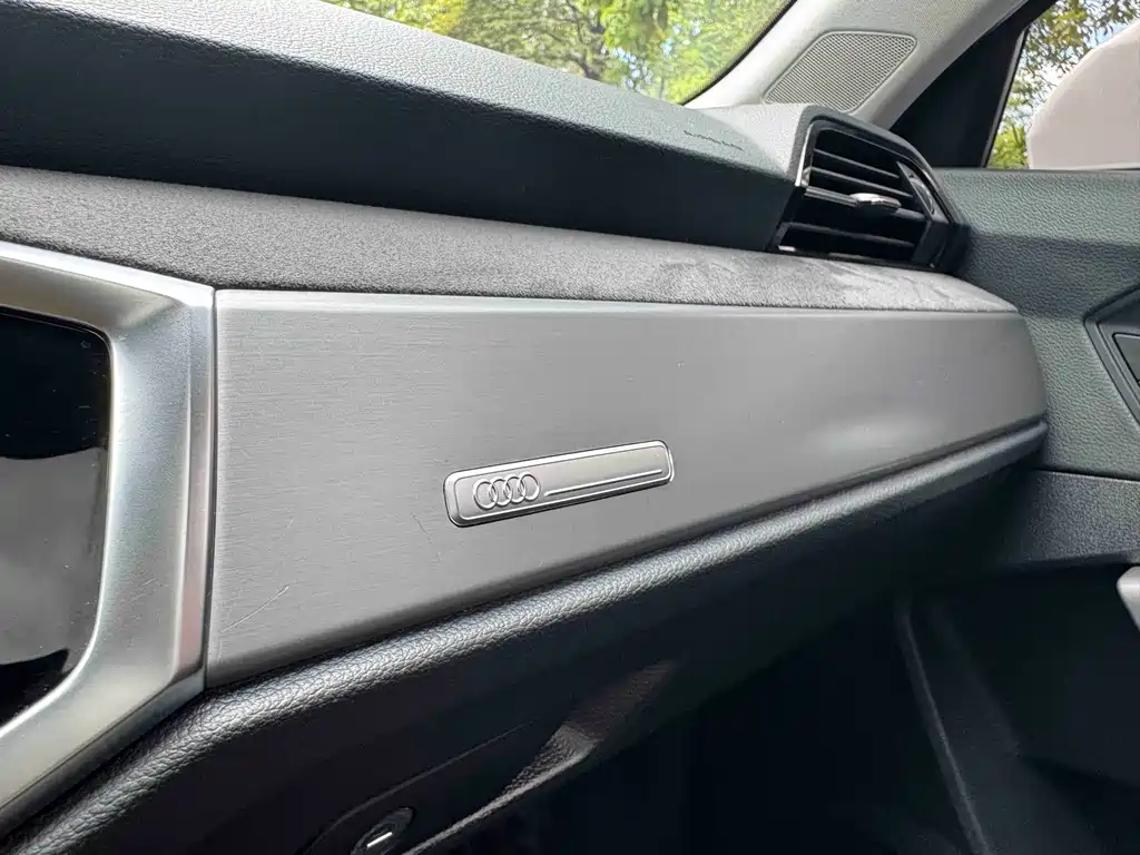 Audi Q3 2023 — фото 33