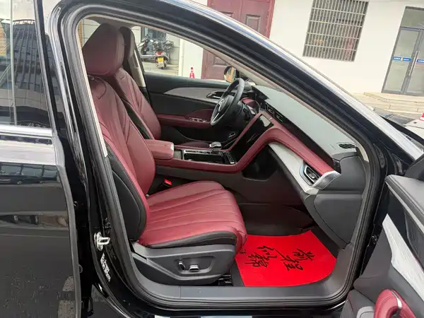 Hongqi H5 2026