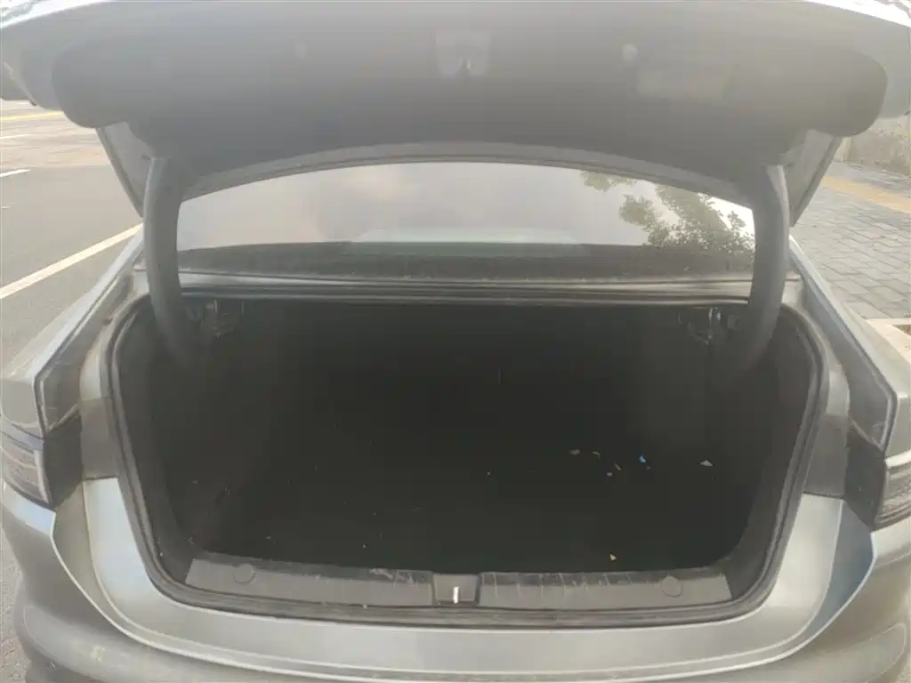 BYD Seal 05 DM-i 2025 — фото 19
