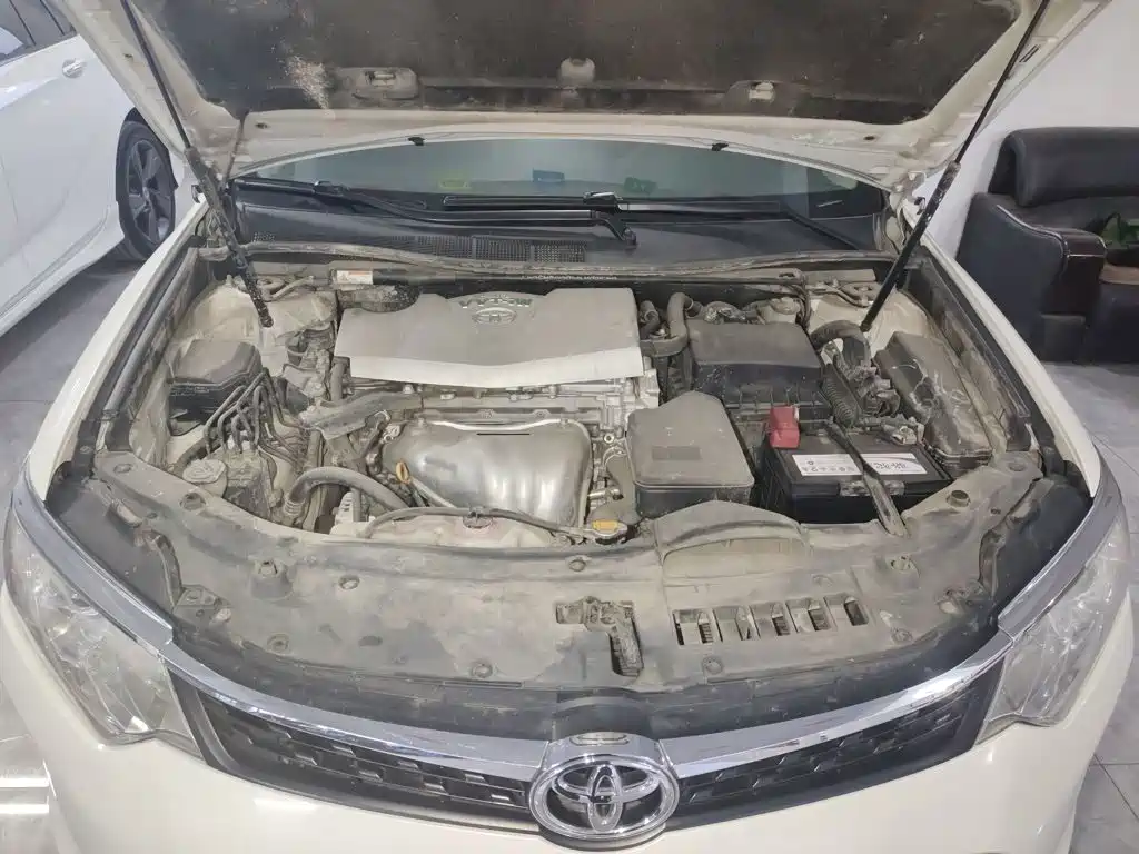 Toyota Camry 2015 — фото 20