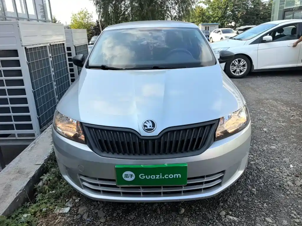 Skoda Rapid 2016 — фото 19