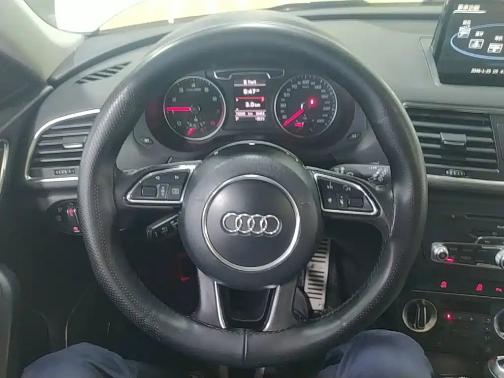 Audi Q3 2014 — фото 11