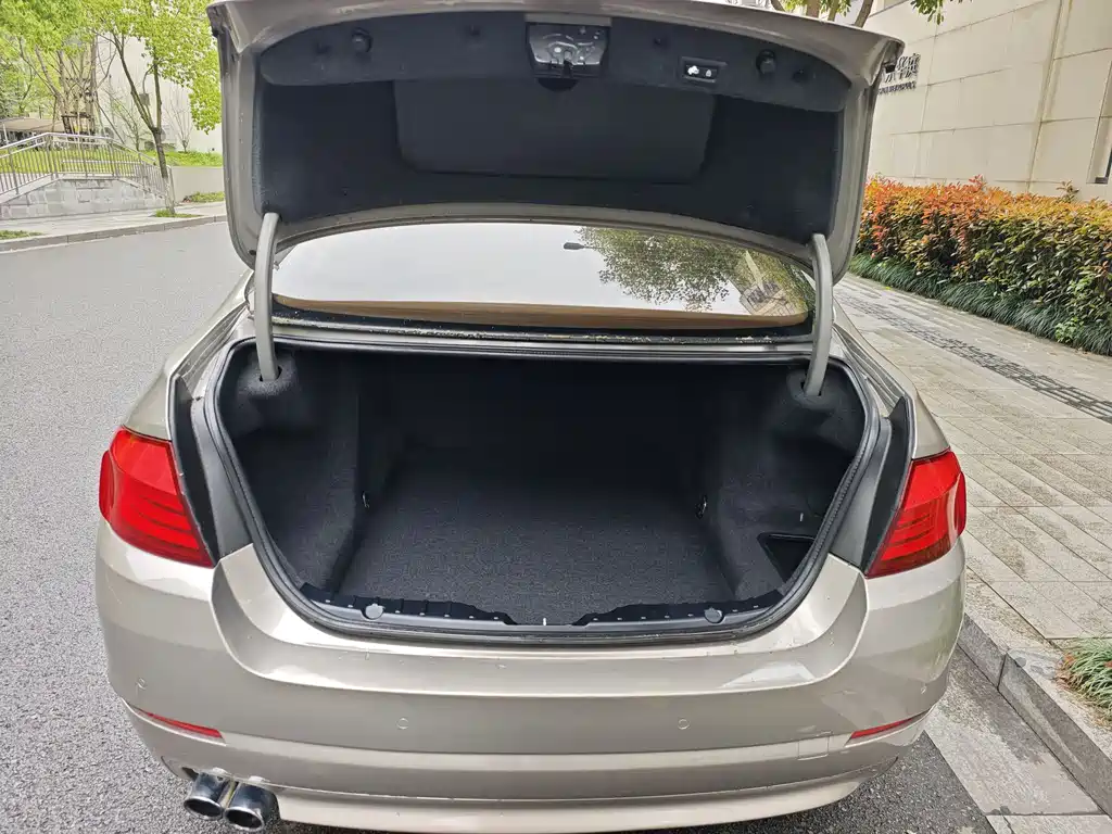 BMW 5 Series 2013 — фото 21