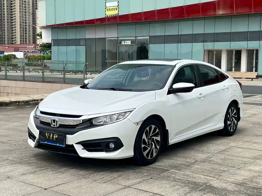 Honda Civic 2018 — фото 1