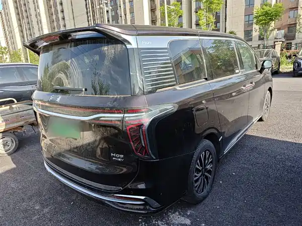 Hongqi HQ9 PHEV 2024