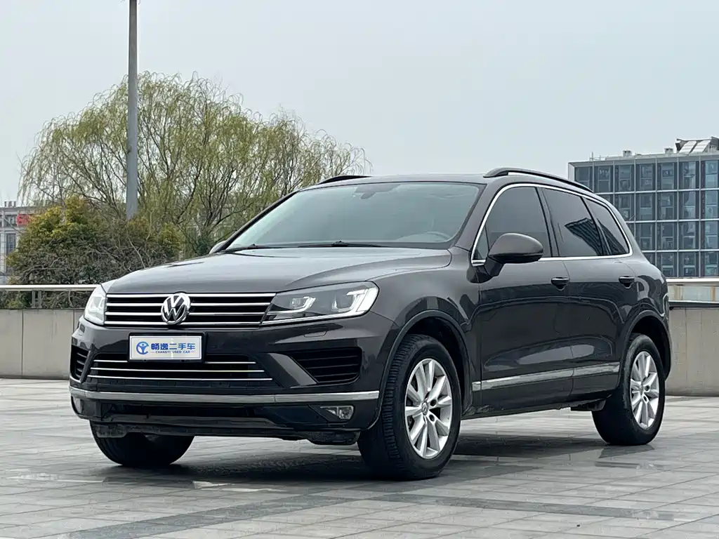 Volkswagen Touareg 2017 — фото 1