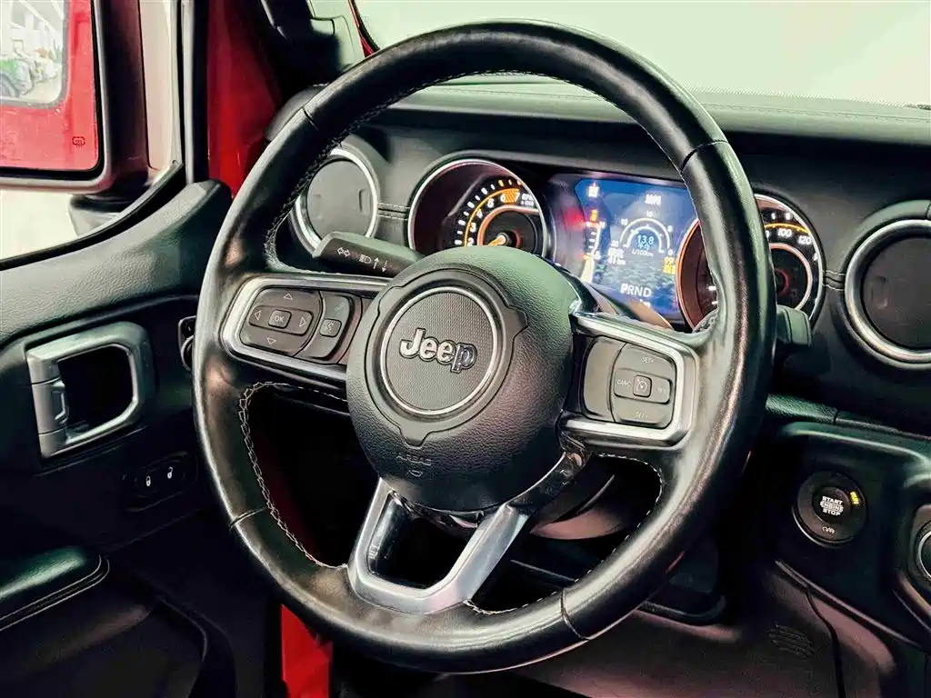 Jeep Wrangler 2021 — фото 13