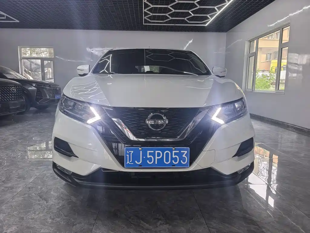 Nissan Qashqai 2022 — фото 1