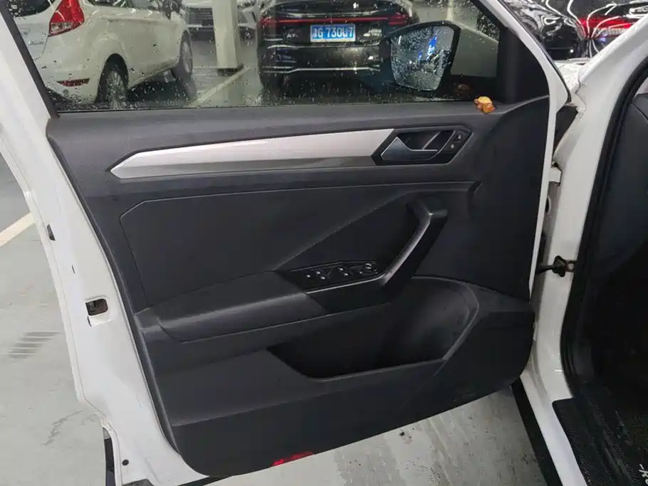 Volkswagen T-Roc 2019