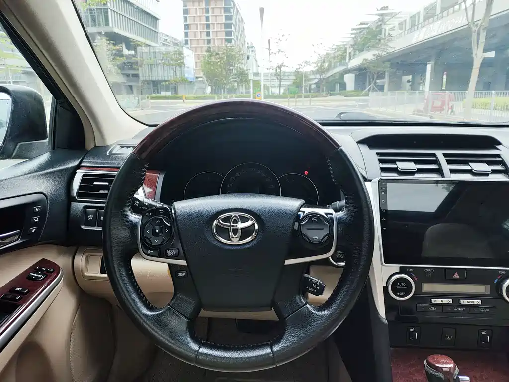 Toyota Camry 2012 — фото 12