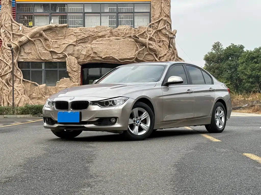 BMW 3 Series 2015 — фото 1