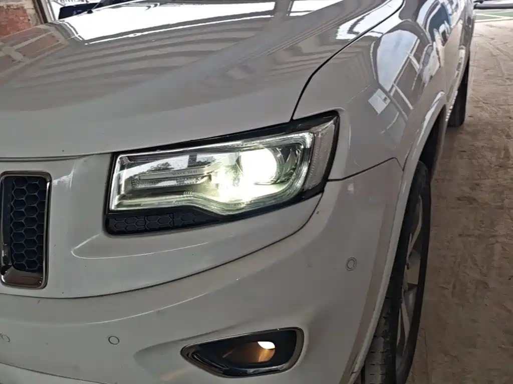Jeep Grand Cherokee 2016 — фото 24