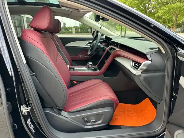 Hongqi H5 2025