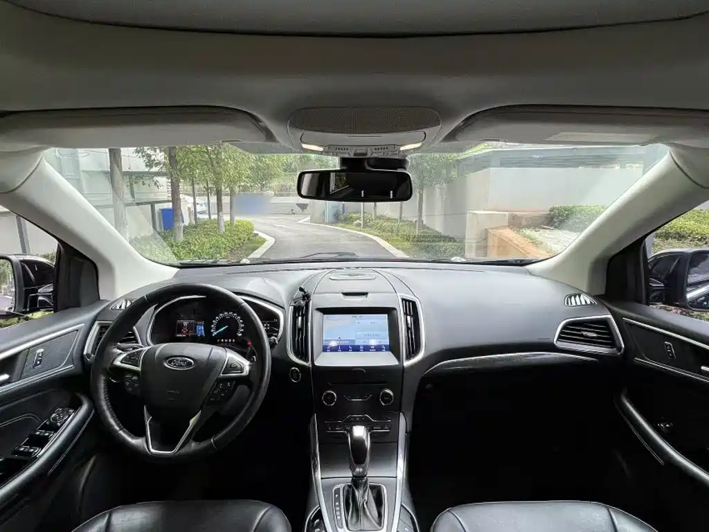 Ford Edge 2018 — фото 18