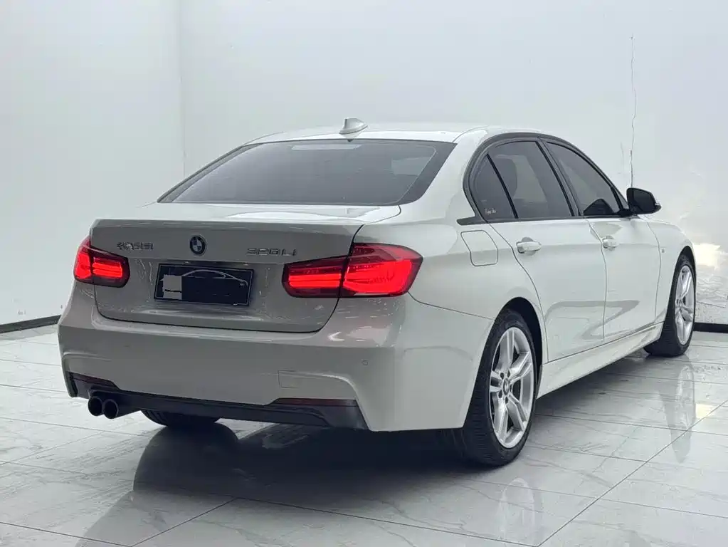 BMW 3 Series 2017 — фото 12