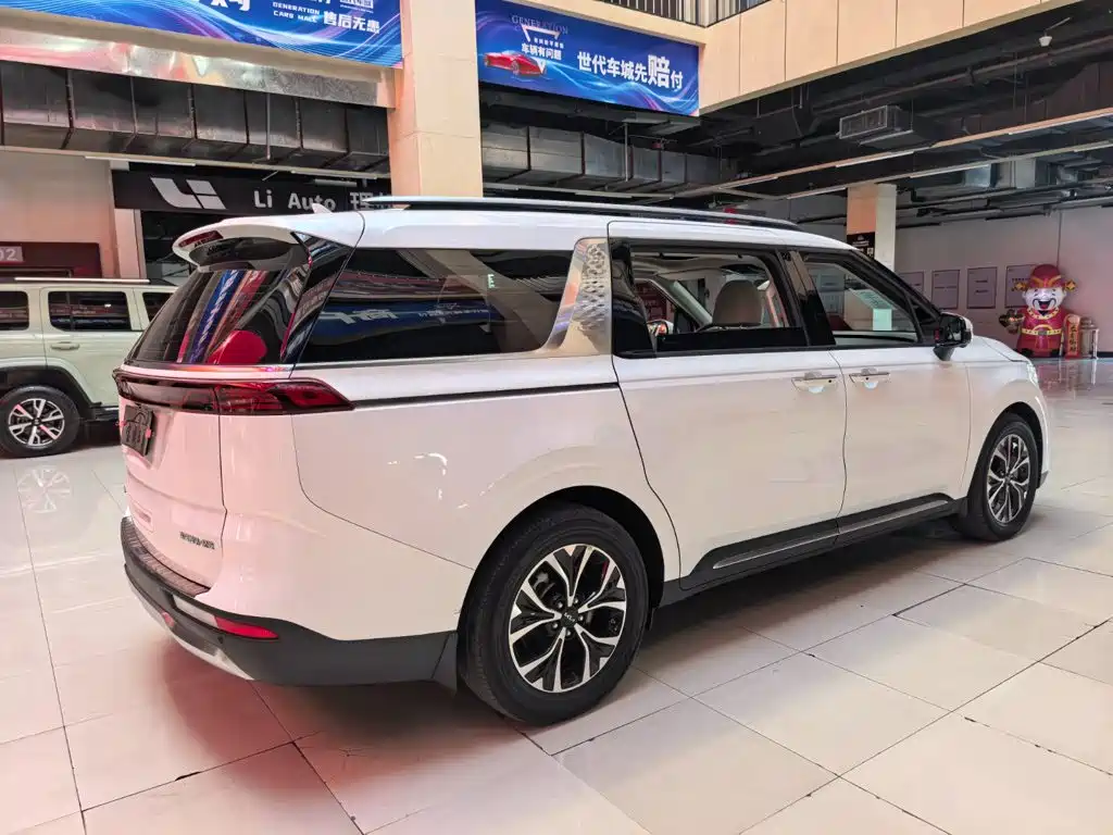 Kia Carnival 2022 — фото 3