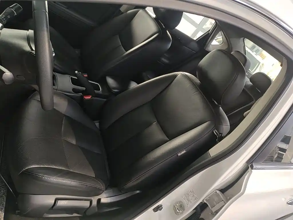 Nissan Sylphy 2018 — фото 15