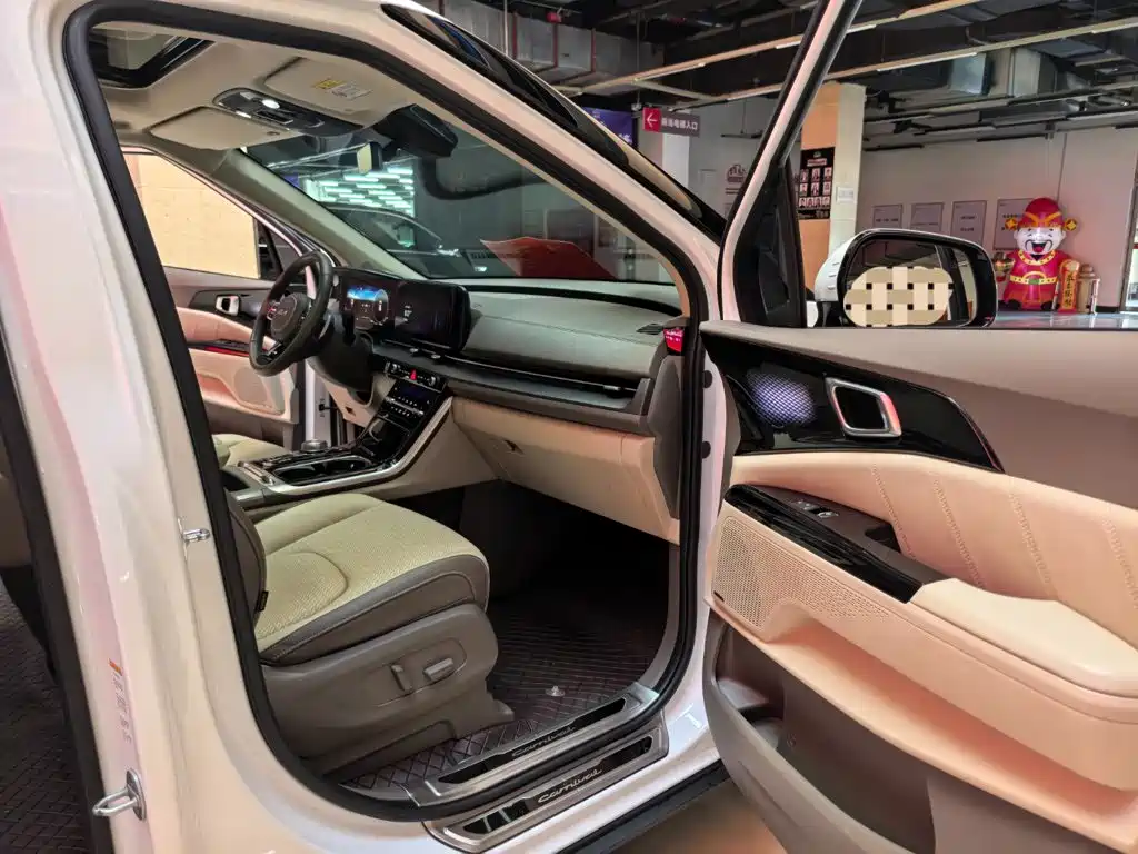 Kia Carnival 2022 — фото 9