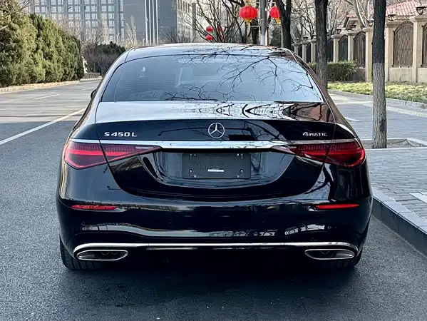 Mercedes-Benz S-Class 2024