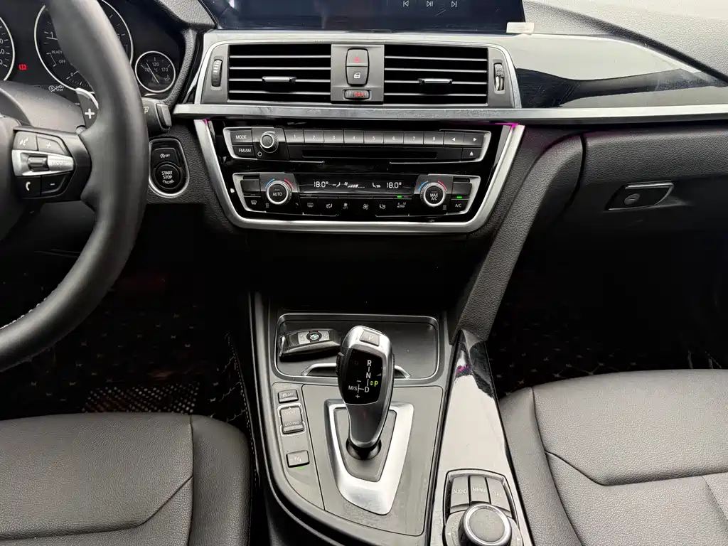 BMW 3 Series 2016 — фото 11