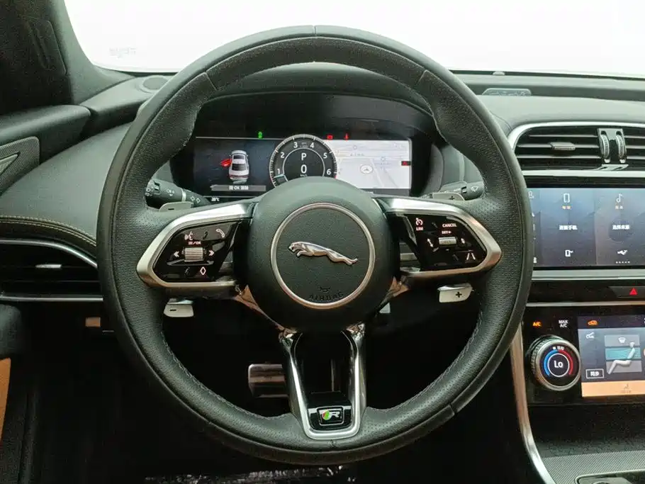 Jaguar XEL 2024 — фото 15