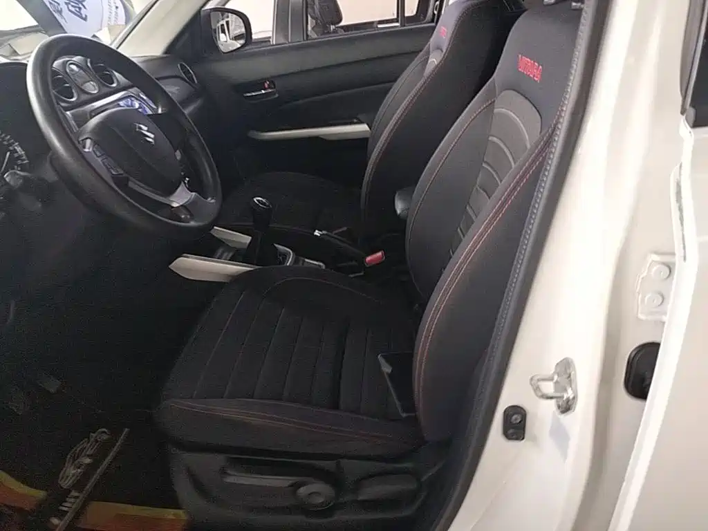 Suzuki Vitara 2016 — фото 15