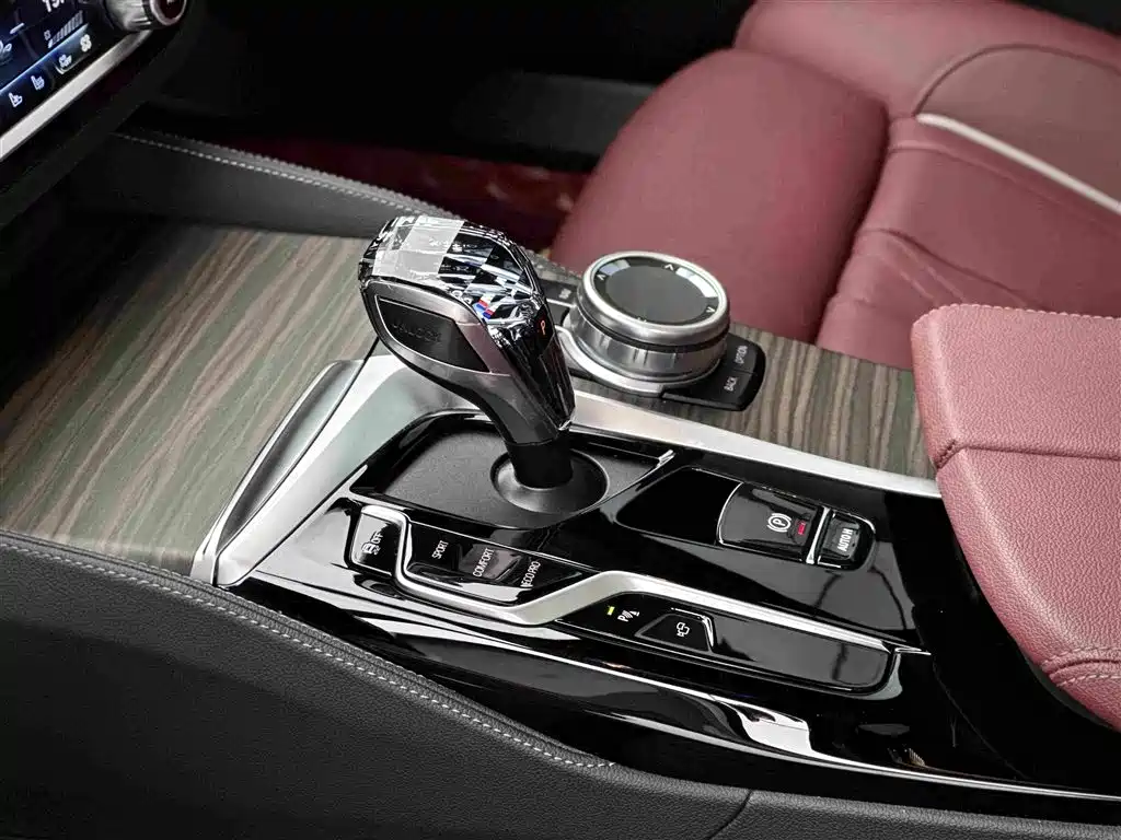 BMW 5 Series 2023 — фото 11