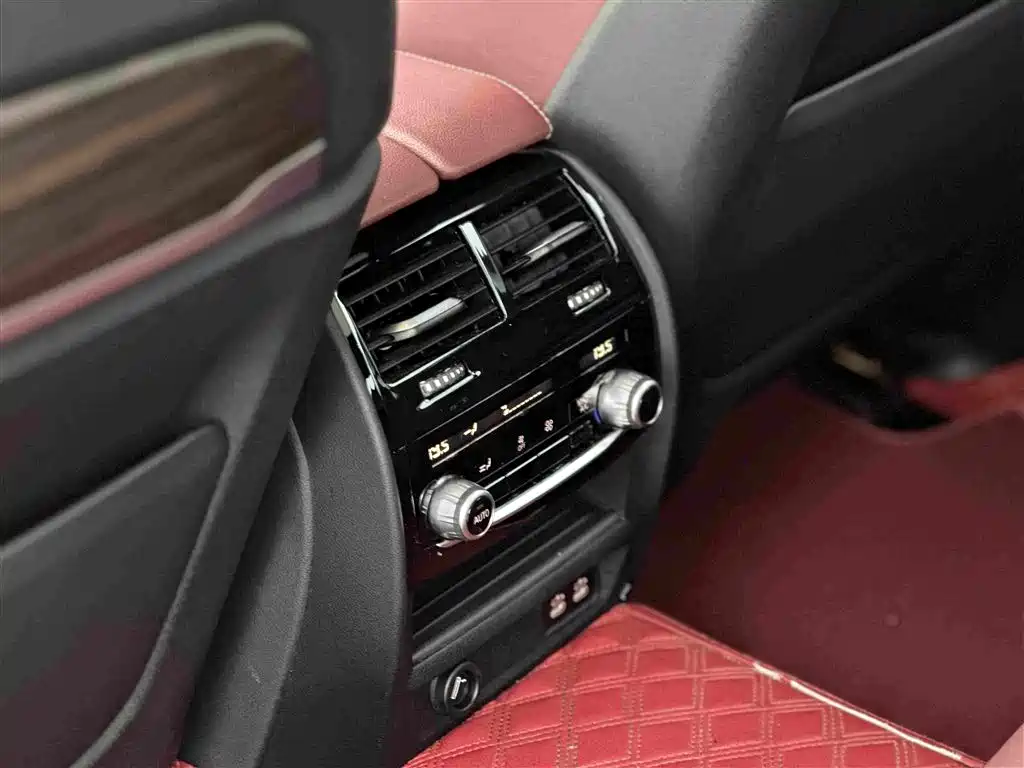BMW 5 Series 2023 — фото 12