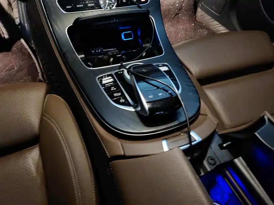 Mercedes-Benz E-Class 2018 — фото 16
