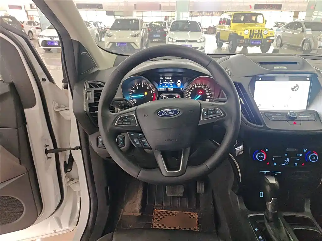 Ford Kuga 2017 — фото 11
