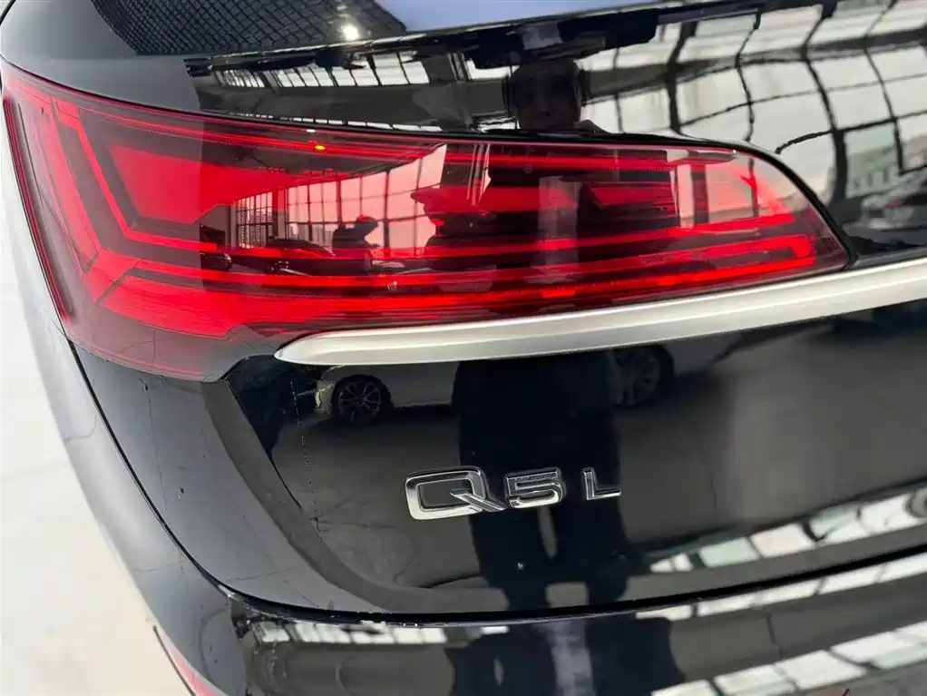 Audi Q5L 2023 — фото 10