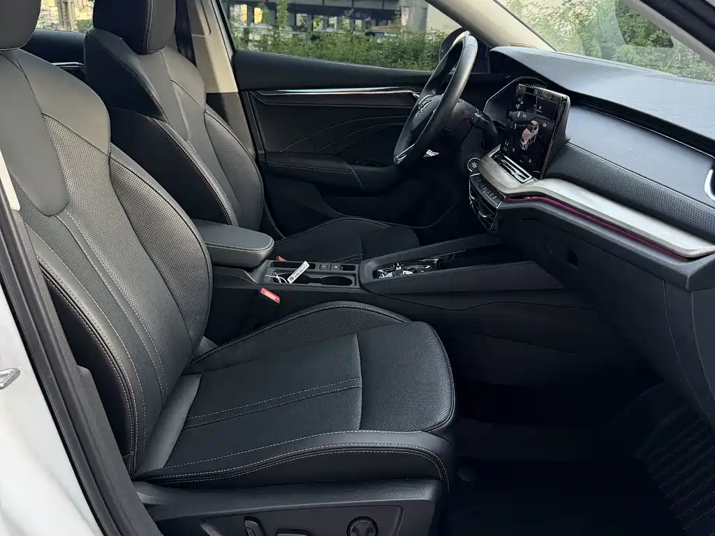 Skoda Octavia 2023 — фото 15